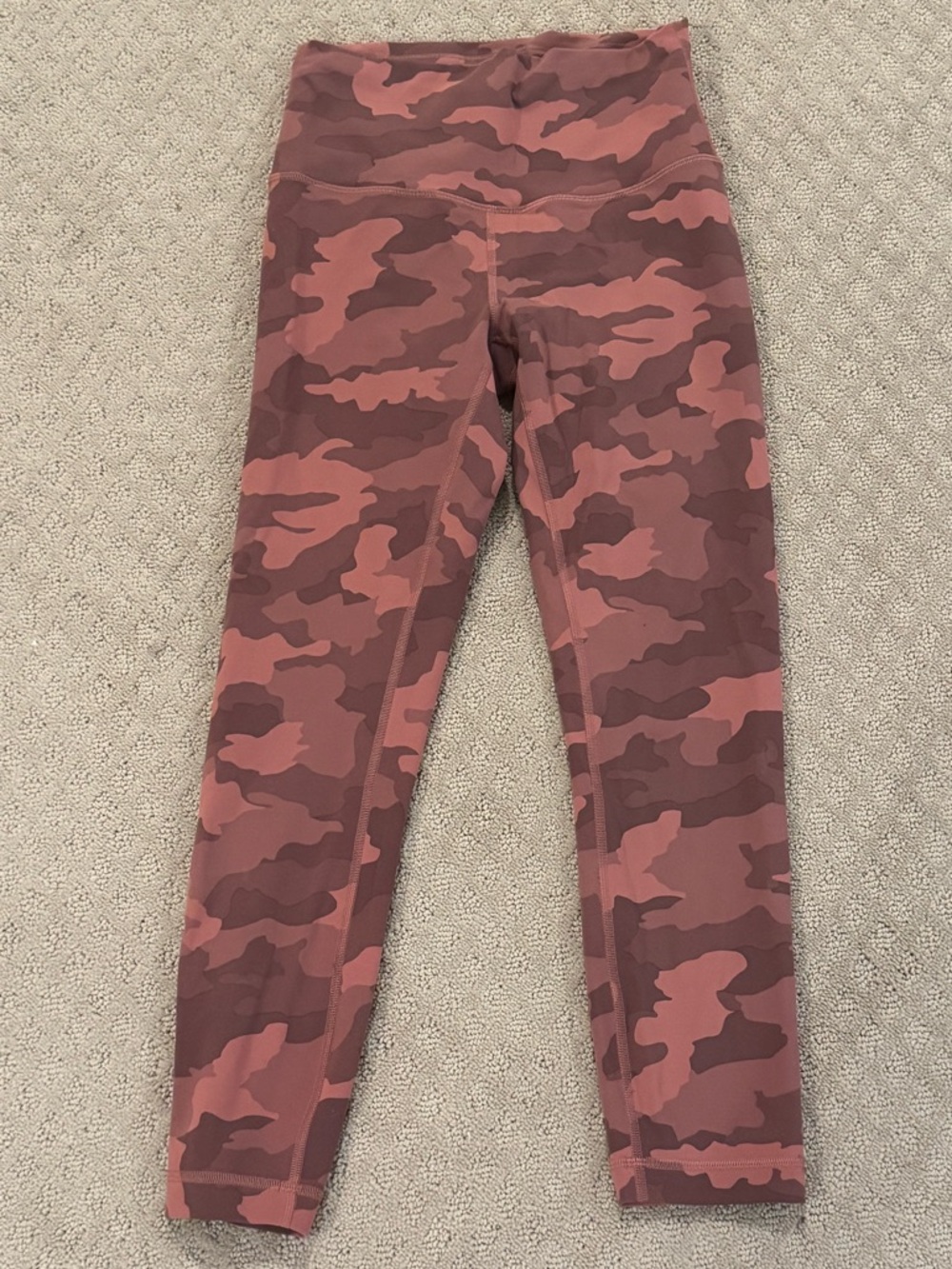 Women’s Pink Camo LuLu Lemon leggings size 6